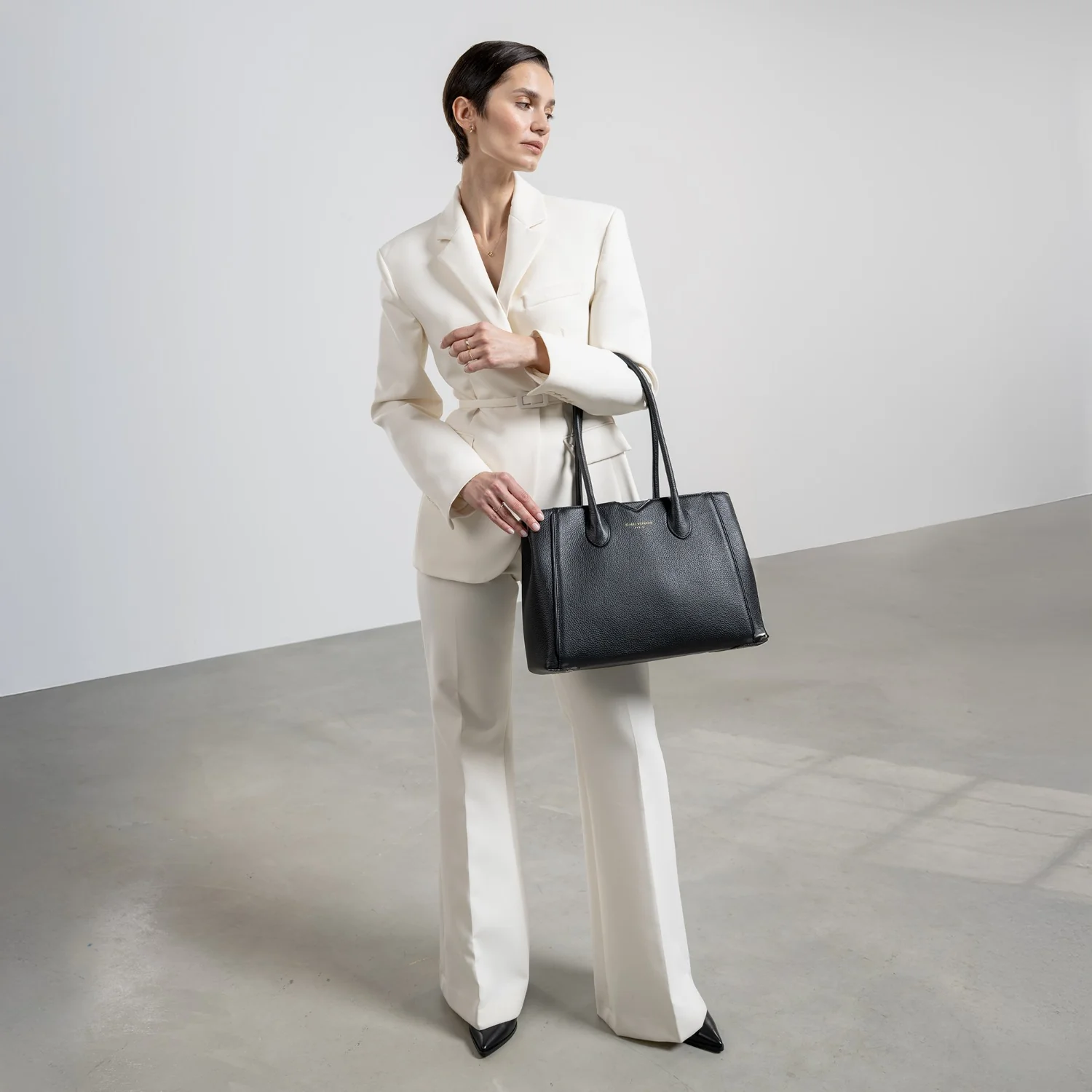 Isabel Bernard Honoré Cloè Black Handbag IB25001 - Image 3