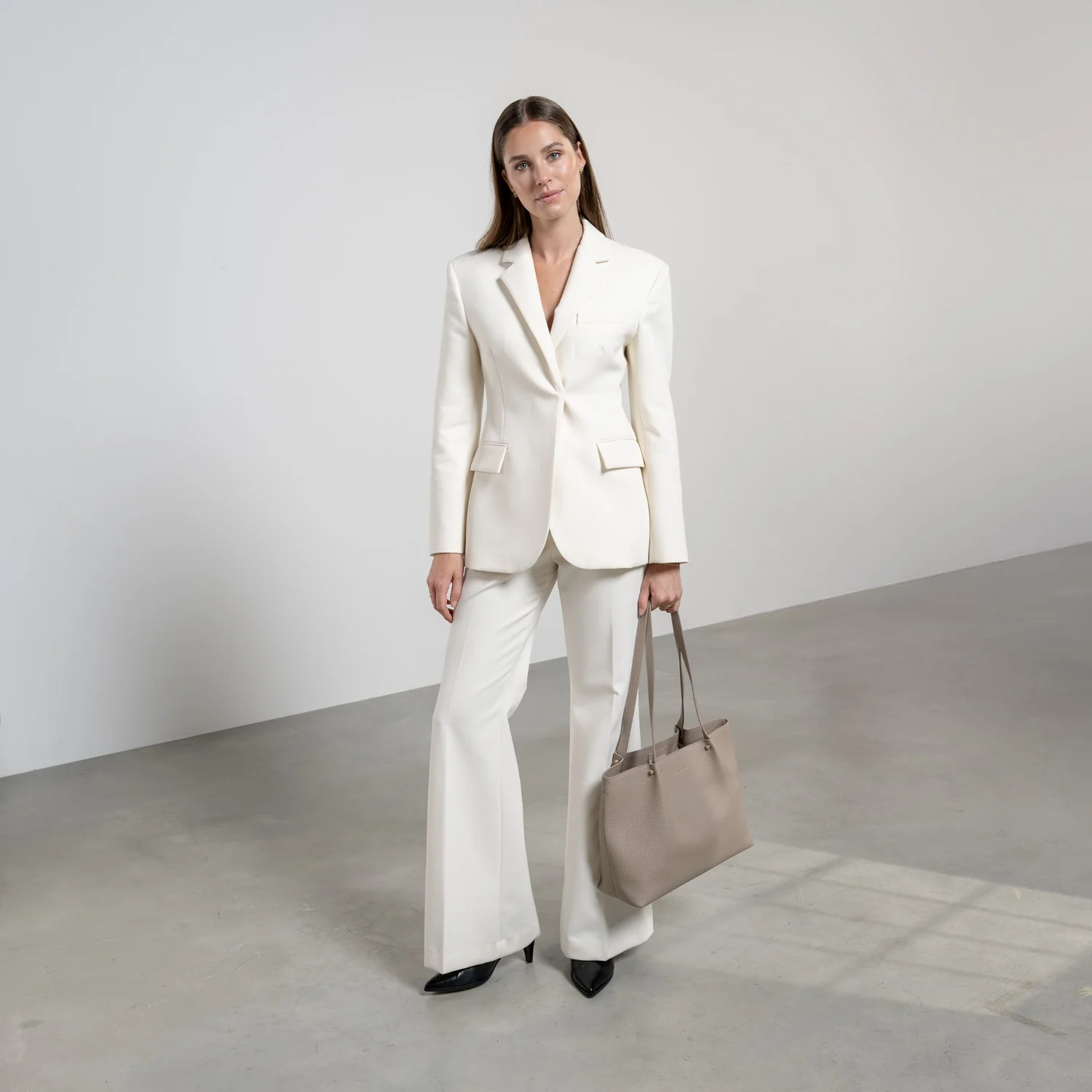 Isabel Bernard Honoré Nata Taupe Leather Shopper of Calfskin Leather IB25086-078 - Image 3