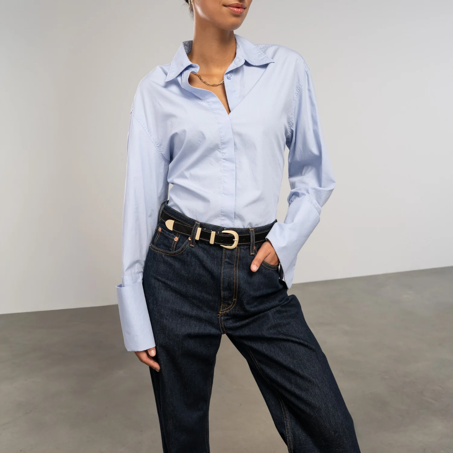 Isabel Bernard Rêveur Mathilde Suede Black belt with gold-coloured buckle IB60020-101-80 - Image 3