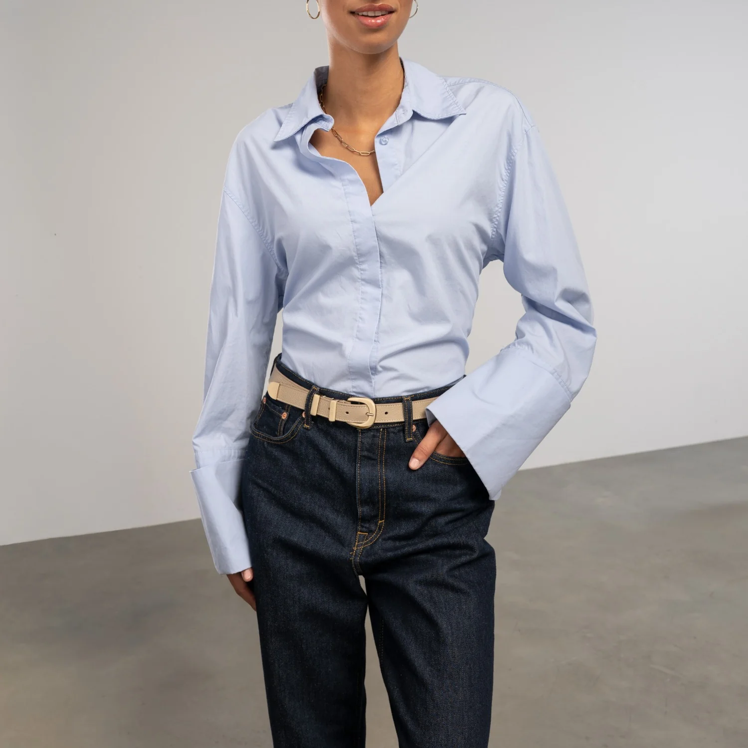 Isabel Bernard Rêveur Mathilde Taupe calfskin belt with gold-coloured buckle IB60020-078-95 - Image 3