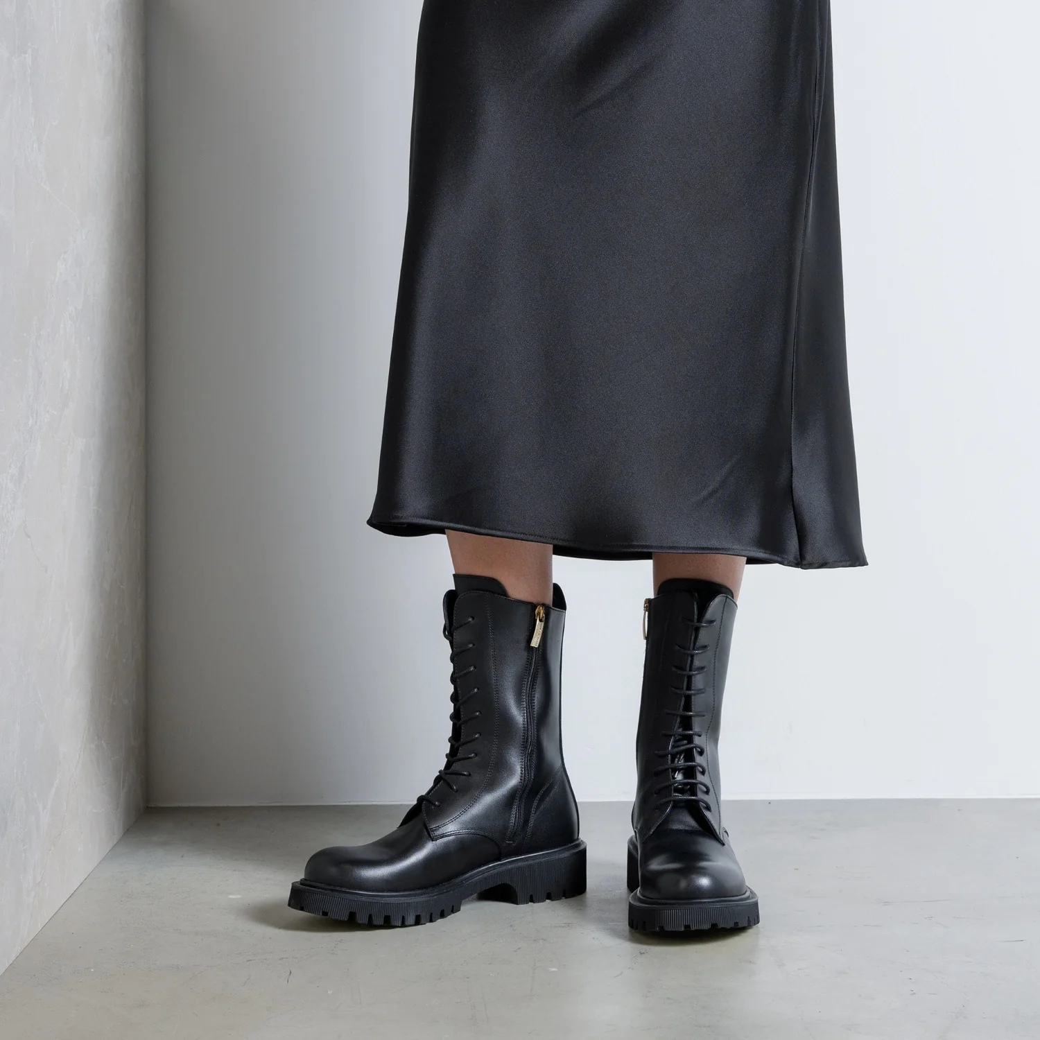 Isabel Bernard Vendôme Myrthe Black Calfskin Lace-up boots IB53008-01-36 - Image 3